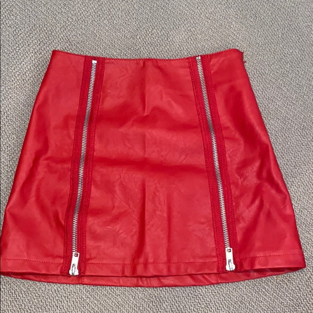 Red faux leather skirt w zippers